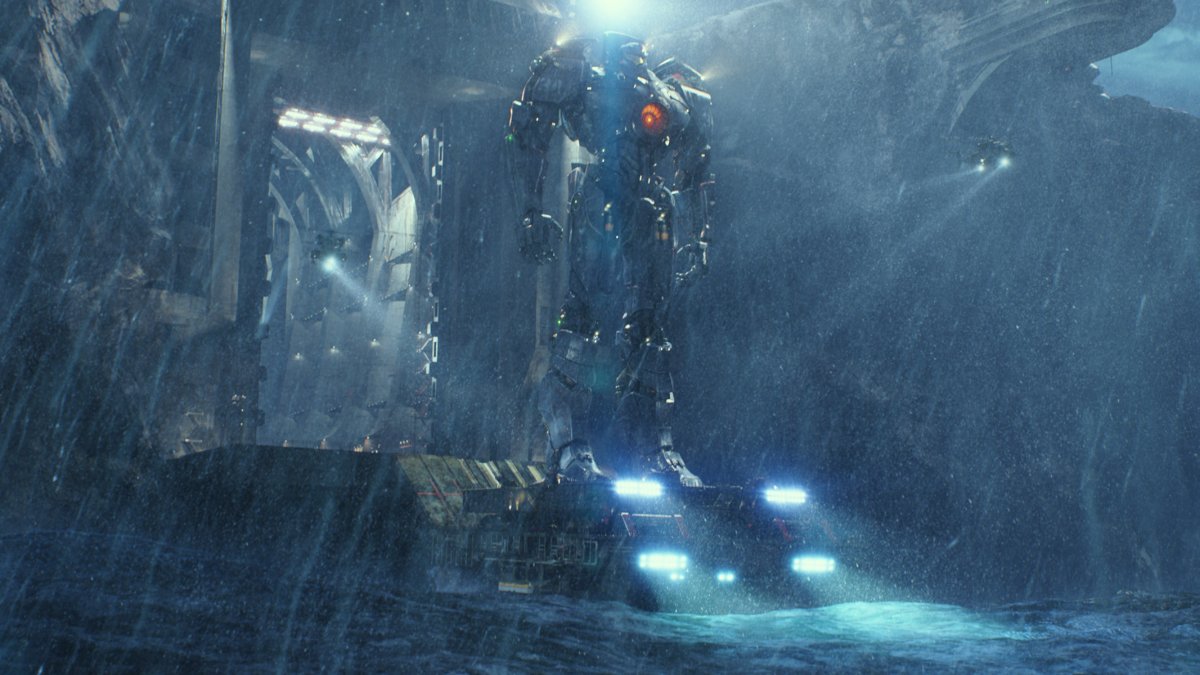 Gipsy-Danger-ready-for-action